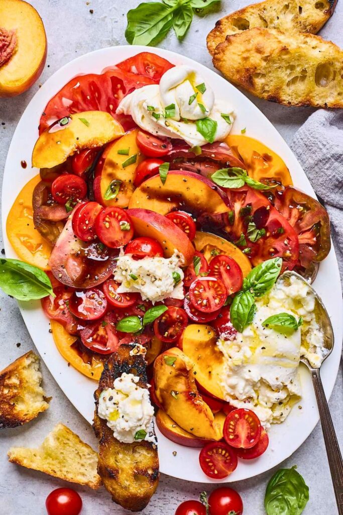 How to Make the Perfect Peach Burrata Salad 
