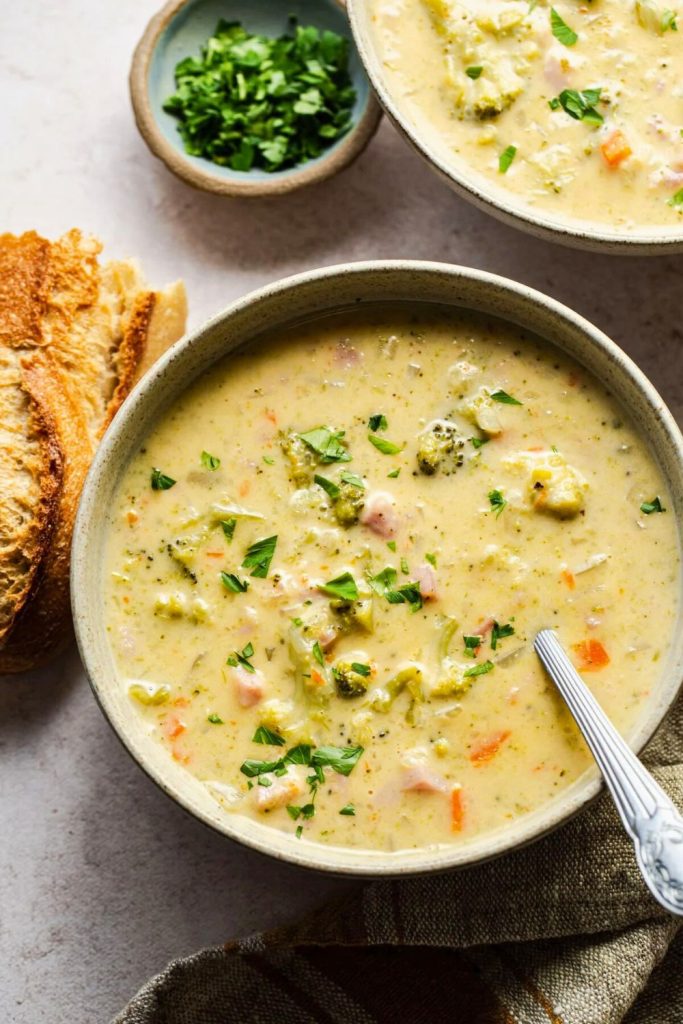 Slow Cooker Broccoli Cheddar Soup