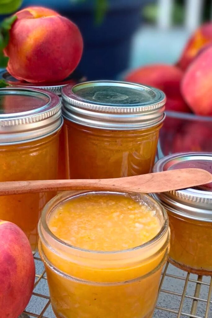 How to safely can peach jam