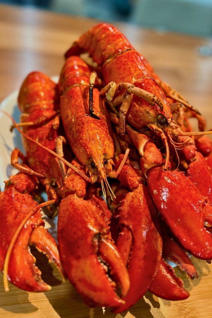 How to Prepare Lobster for the Rolls