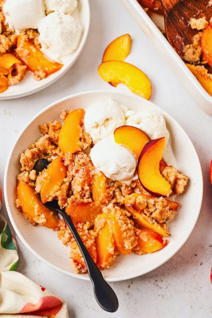 Old-Fashioned Peach Cobbler