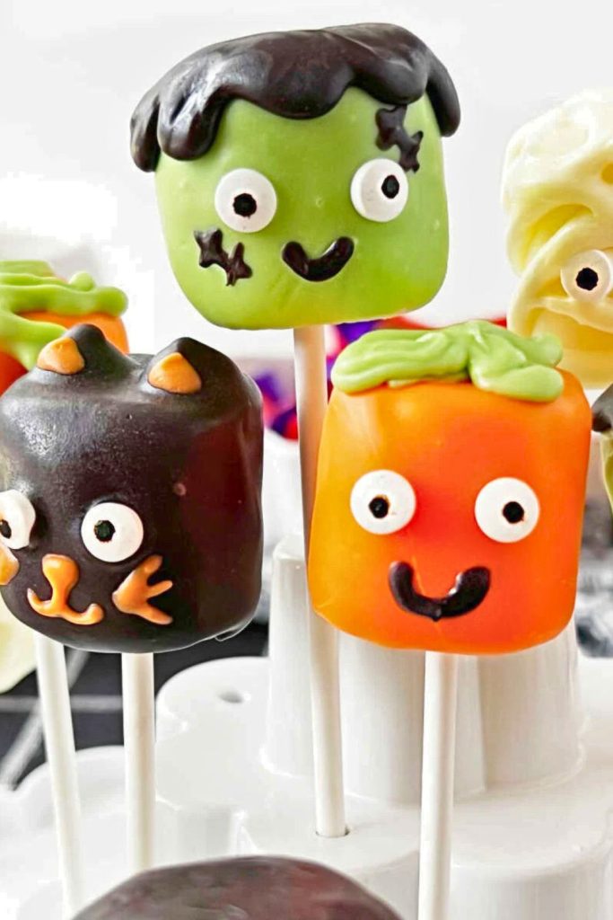 Halloween Marshmallow Pops