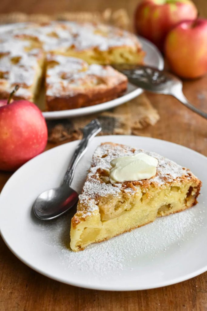How to Serve French Apple Cake