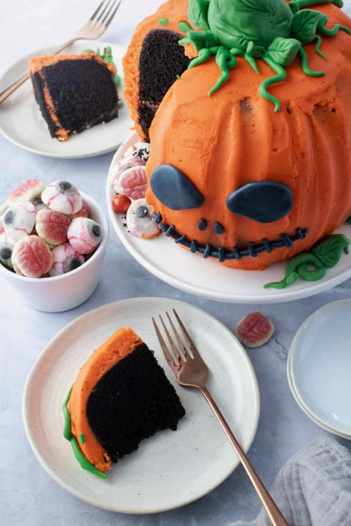 Serving Pumpkin shaped Cake